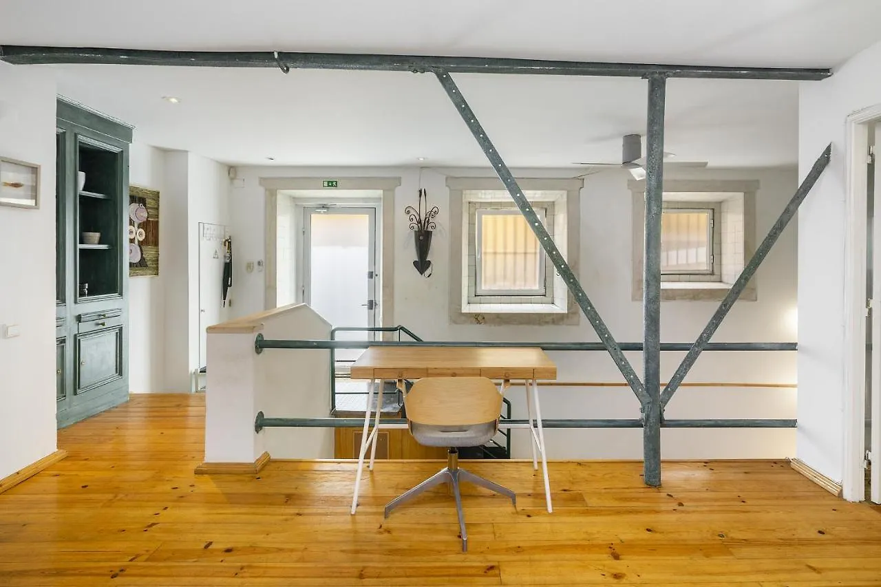 Whome Central 2-Bedroom Loft Perfect To Explore Lisbon